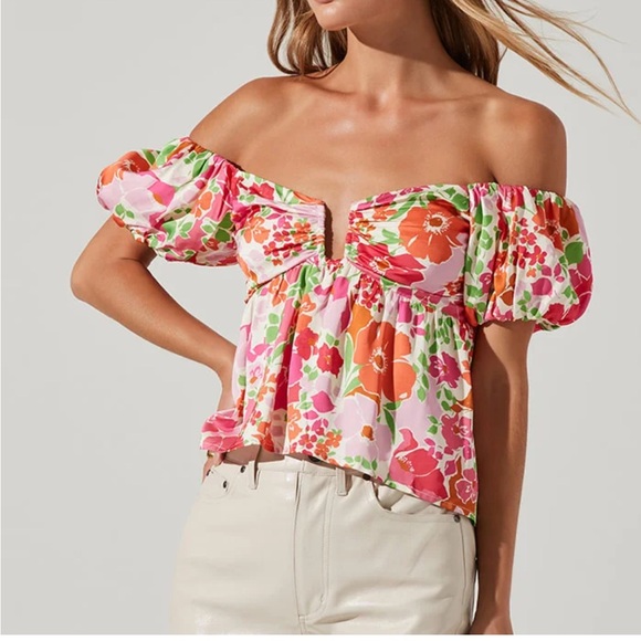 Astr Tops - ASTR the Label Women's Nalda Top Floral Size Small Pink Puff Sleeve